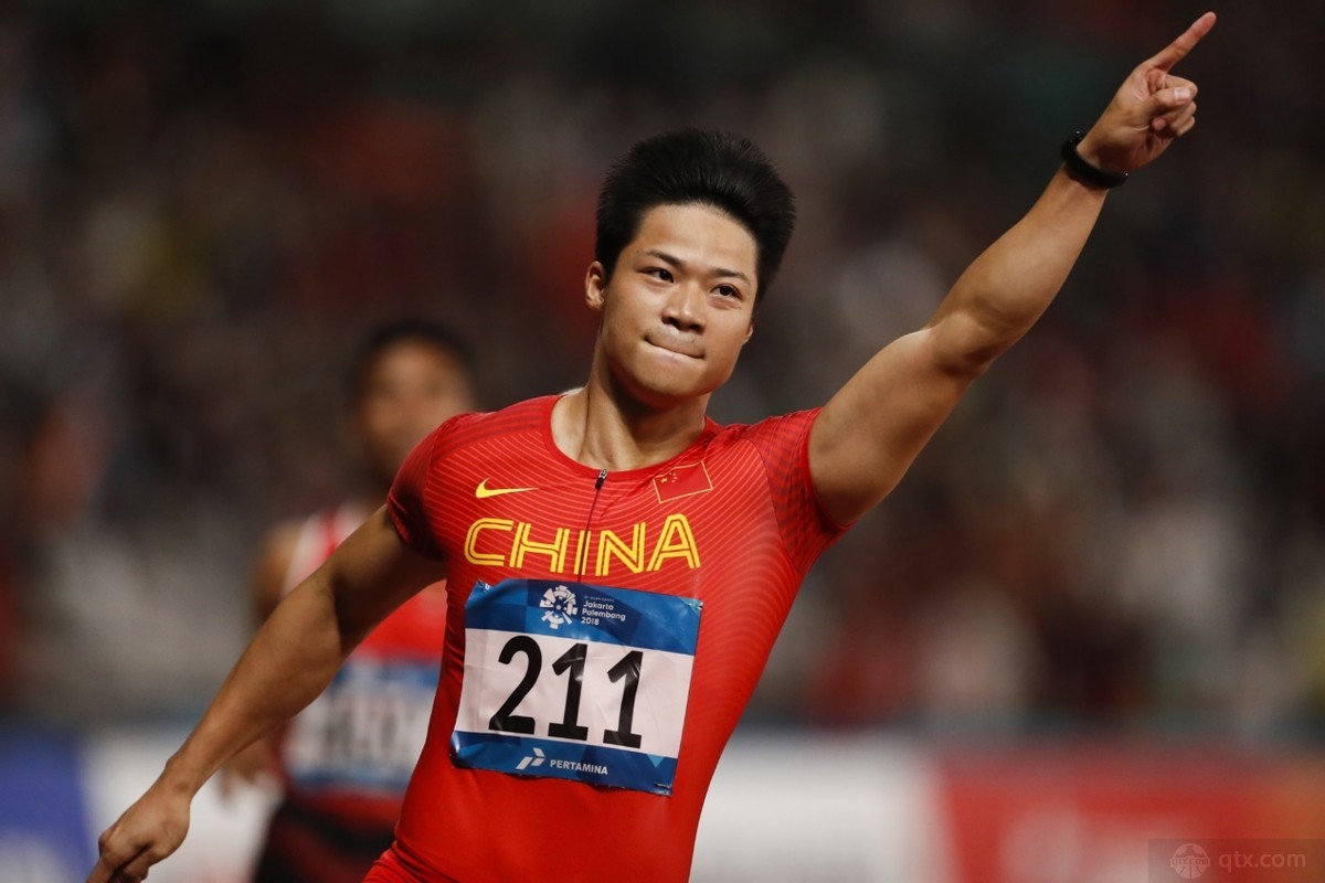包含田径选手苏炳添奋勇争金，突破PB的词条