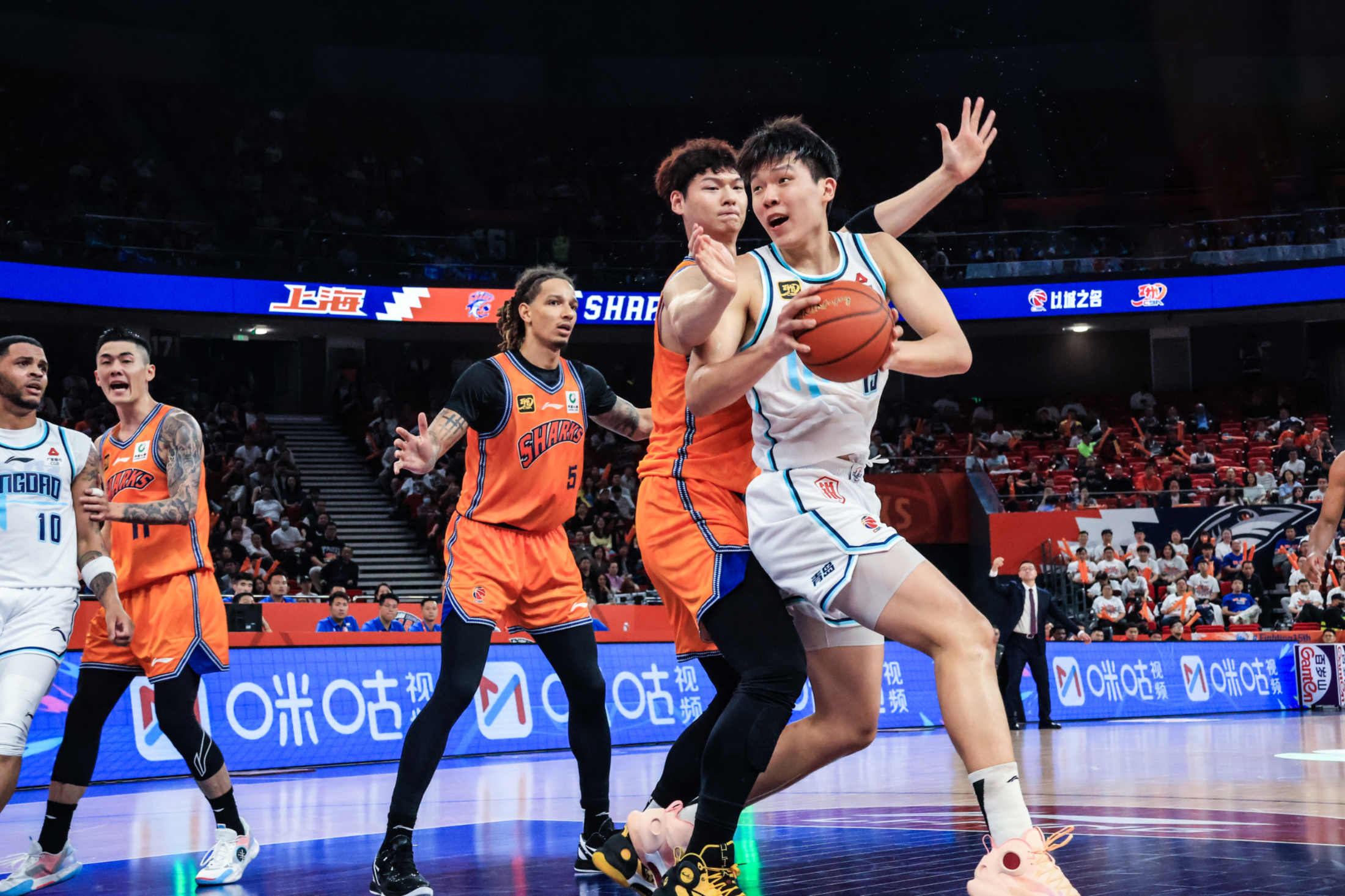 关于亚洲女子篮球争夺战:上海战士逆转杭州黄蜂获胜的信息