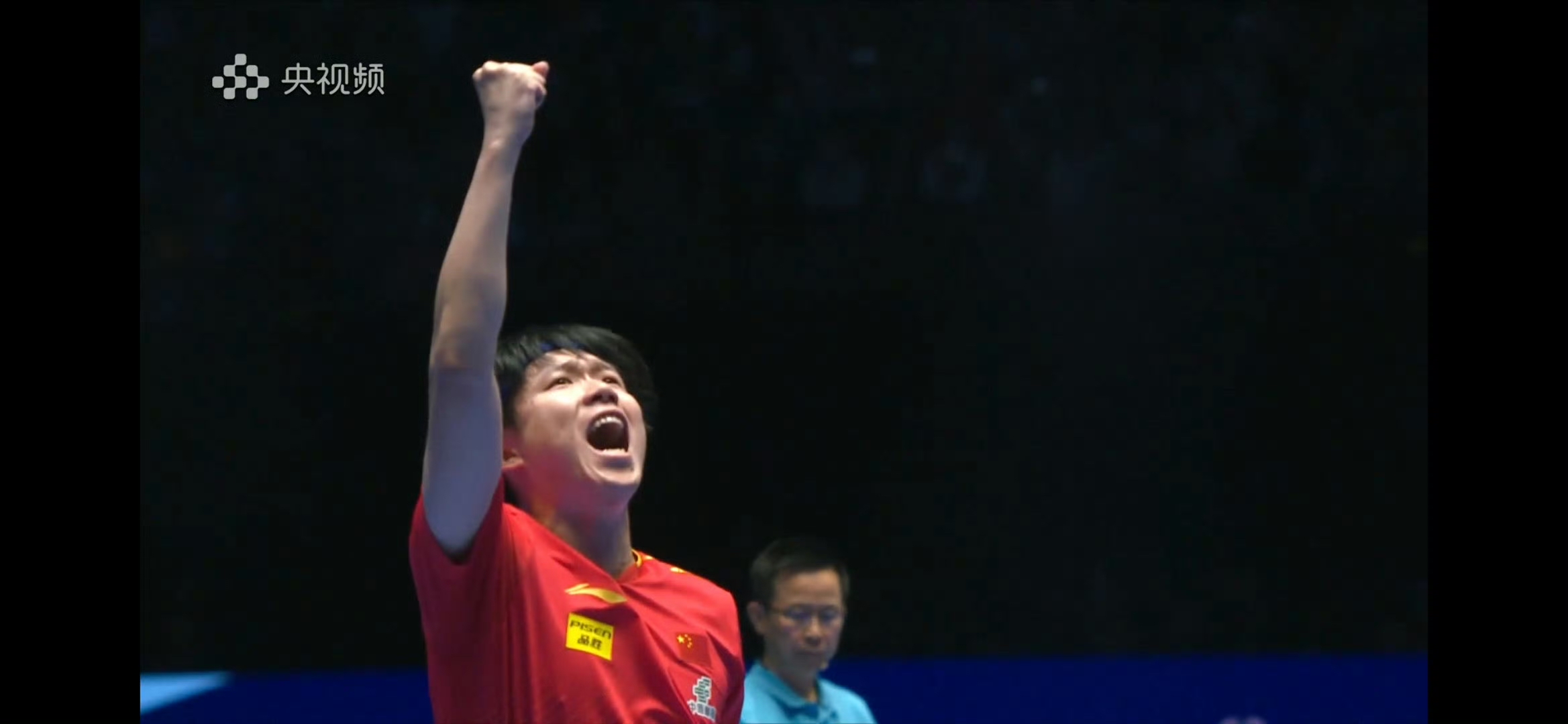 关于赛场竞技激烈,选手奋勇争先争金的信息 关于赛场竞技激烈,选手奋勇争先争金的信息